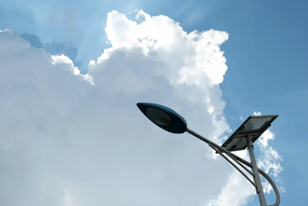 lampy uliczne solarne